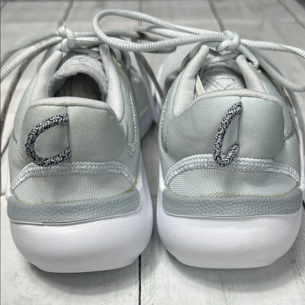 WMNS NIKE FLEX 2021 RN PURE PLATINUM/METALLIC SILVER-WOLF GREy SZ -8